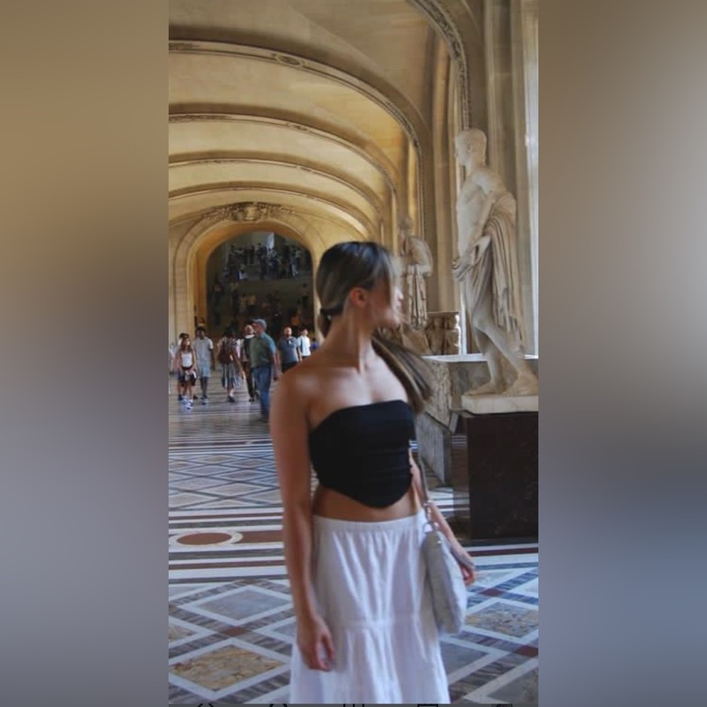 Live listing!! Like to be notified when I go live !